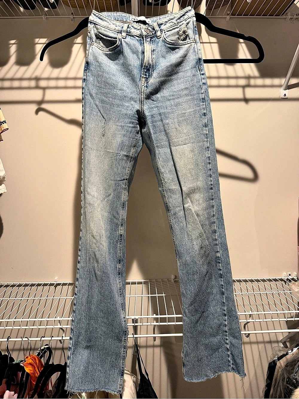 Zara High-Rise Slim Split-Hem Jeans Straight Leg Jeans in Blue Size 0
